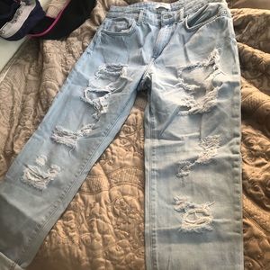 FOREVER 21 DISTRESSED RIPPED MOM JEANS
